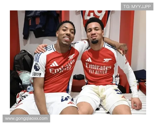 罗马诺确认:桑德兰续约 20 岁锋线新星马延达至 2030 年 罗马诺确认:桑德兰续约 20 岁锋线新星马延达至 2030 年